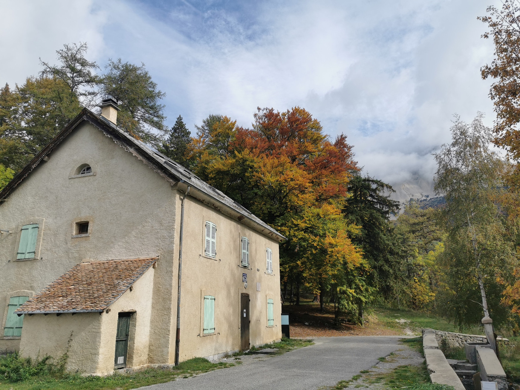 Le gîte des Sauvas est régulièrement utilisé par des randonneurs itinérants. © CCBD Mazet Dans les Hautes-Alpes, des maisons forestières transformées en gîtes touristiques - L'Europe vue d'ici #121